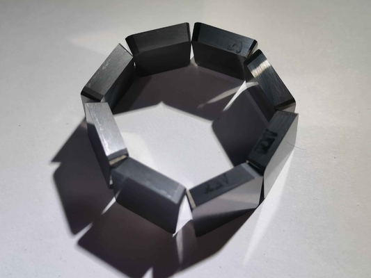 Het machinaal bewerken van Draaiend Tussenvoegsels Met een laag bedekt de Strookgrijs van het Cermetcarbide