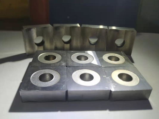 YS2T CNC MPa van Draaibank het Scherpe Bladen 1960 Semi Eindigen met Rond Gat